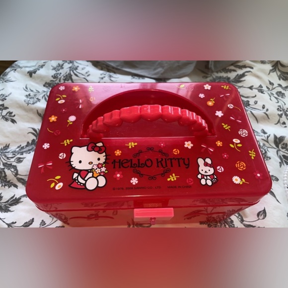 Sanrio Hello Kitty box - Picture 1 of 6